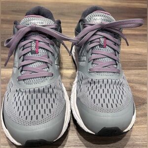 New Balance women’s 840 v4 sneakers